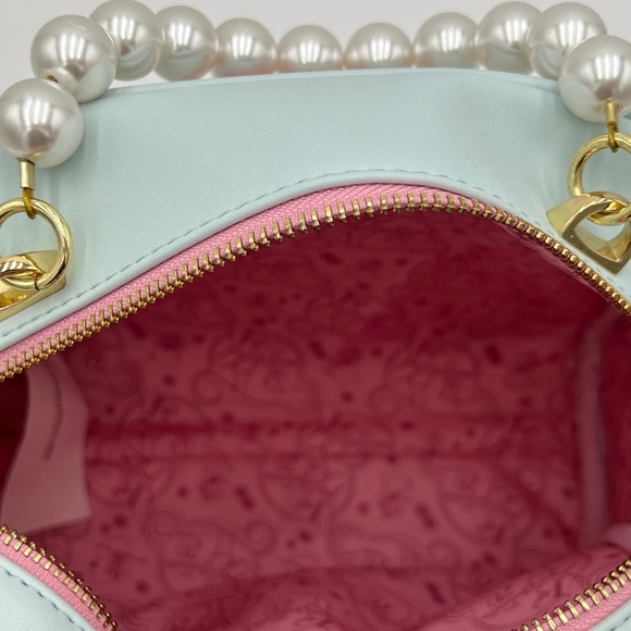 Loungefly Disney Cinderella Pearl Handbag 70th Anniversary  BoxLunch - Picture 6 of 11